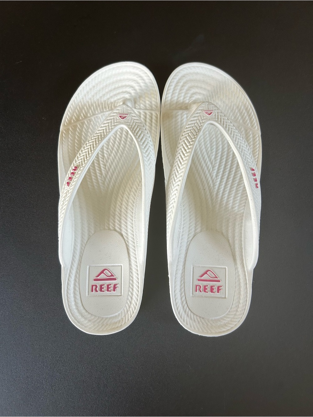 Reef Women's Water Court Thong Flip Flop Sandals Rubber White Pink Size 8. New